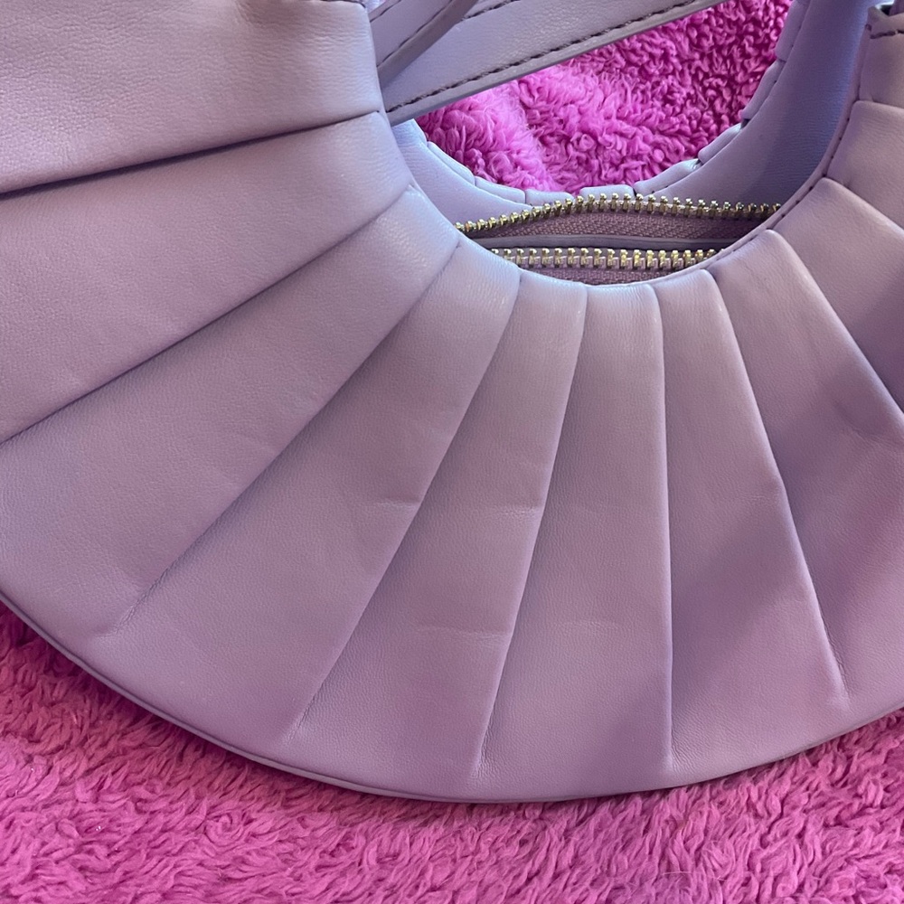 Elegant Lavender Handbag - Picture 5 of 7
